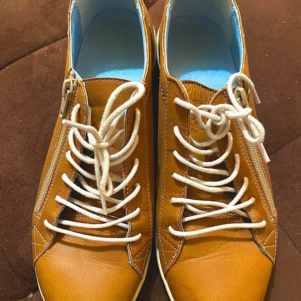 Cloud Footwear Aika Sneakers